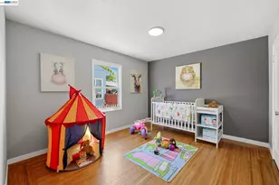 16311 Ria Dr, Ashland, CA 94578 - Photo 22
