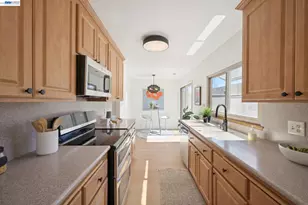 3201 Phoenix Ln, Alameda, CA 94502 - Photo 12