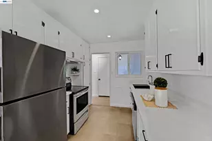 18595 Laredo Rd, Castro Valley, CA 94546 - Photo 10