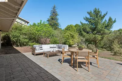 14300 Skyline Blvd, Oakland, CA 94619 - Photo 46