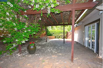 385 Maureen Ln, Pleasant Hill, CA 94523 - Photo 28