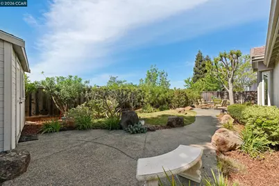 5374 Fernbank Dr, Concord, CA 94521 - Photo 46