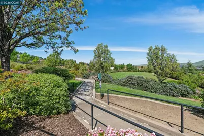 5374 Fernbank Dr, Concord, CA 94521 - Photo 50