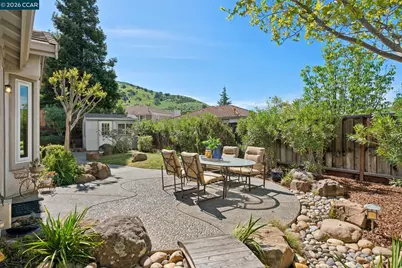 5374 Fernbank Dr, Concord, CA 94521 - Photo 38