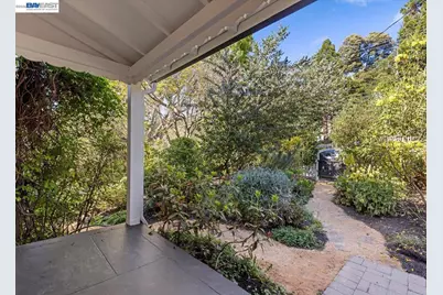 1731 Mountain Blvd, Oakland, CA 94611 - Photo 8