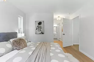 555 10th St, Oakland, CA 94607 - Photo 22