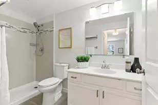 555 10th St, Oakland, CA 94607 - Photo 24