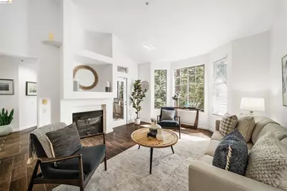 280 Caldecott #321, Oakland, CA 94618 - Photo 1