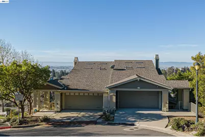 6401 Blue Rock Ct, Oakland, CA 94605 - Photo 32