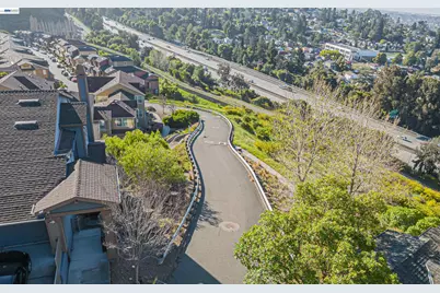 6401 Blue Rock Ct, Oakland, CA 94605 - Photo 28