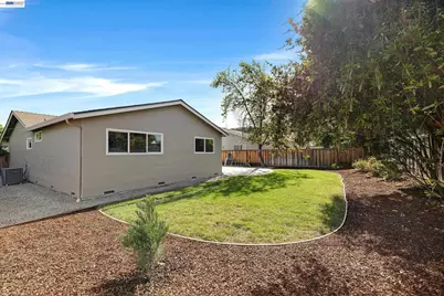 4061 Holland Dr, Pleasanton, CA 94588 - Photo 26