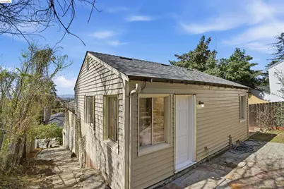 6914 Outlook Ave, Oakland, CA 94605 - Photo 24