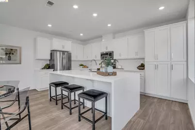 2404 Indigo Dr, Fairfield, CA 94533 - Photo 8