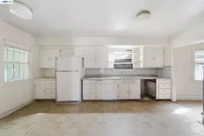 1363 61st Ave, Oakland, CA 94621 - Photo 10