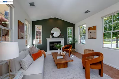 2358 Coral Sea St, Alameda, CA 94501 - Photo 10