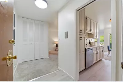 245 Montecito Ave #203, Oakland, CA 94610 - Photo 6