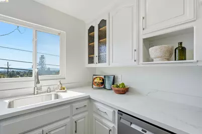 1902 Hoover Ave., Oakland, CA 94602 - Photo 10