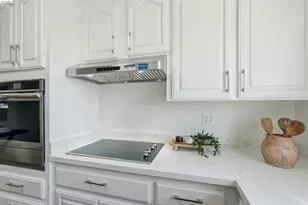 1902 Hoover Ave, Oakland, CA 94602 - Photo 12