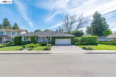 2140 Tanager Ct, Pleasanton, CA 94566 - Photo 2