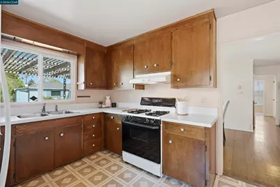 17930 Via Toledo, San Lorenzo, CA 94580 - Photo 22