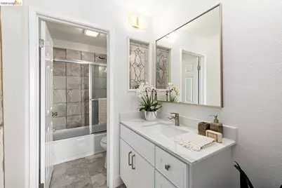 322 Hanover Ave #409, Oakland, CA 94606 - Photo 26