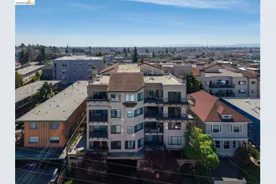 322 Hanover Ave #409, Oakland, CA 94606 - Photo 32