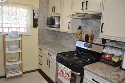 27093 Lemay Way, Hayward, CA 94544 - Photo 20