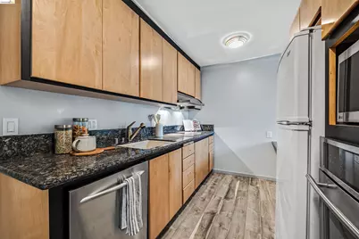3945 Harrison St #23, Oakland, CA 94611 - Photo 10