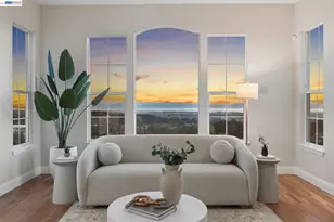 8255 Skyline Cir, Oakland, CA 94605 - Photo 16