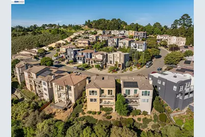 8255 Skyline Cir, Oakland, CA 94605 - Photo 4