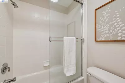 8255 Skyline Cir, Oakland, CA 94605 - Photo 40