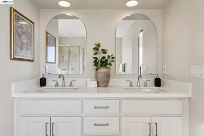 8255 Skyline Cir, Oakland, CA 94605 - Photo 32