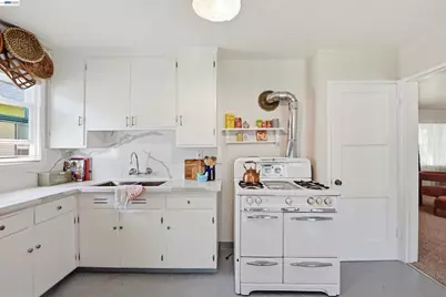 15740 Paseo Del Campo, San Lorenzo, CA 94580 - Photo 12