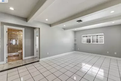266 Jerilynn Ln, Hayward, CA 94541 - Photo 8