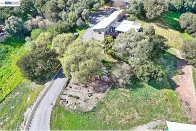 10700 Foothill Rd, Sunol, CA 94586 - Photo 16