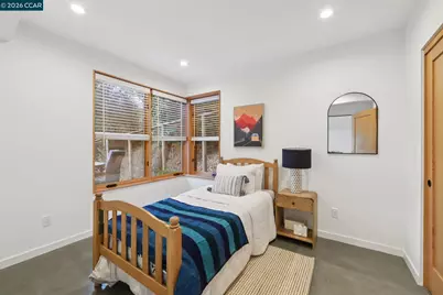 380 Vermont Ave, Berkeley, CA 94707 - Photo 30