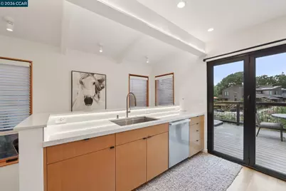 380 Vermont Ave, Berkeley, CA 94707 - Photo 14