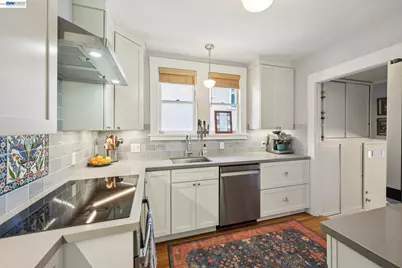 1376 Versailles Ave, Alameda, CA 94501 - Photo 10