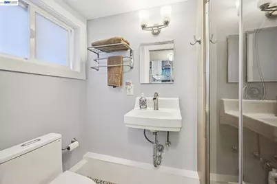 1376 Versailles Ave, Alameda, CA 94501 - Photo 14