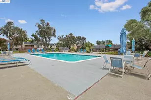 1024 Fontana Dr, Alameda, CA 94502 - Photo 54