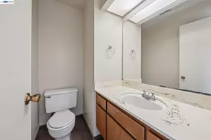 1024 Fontana Dr, Alameda, CA 94502 - Photo 22