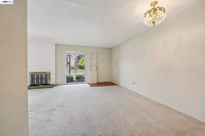 1024 Fontana Dr, Alameda, CA 94502 - Photo 10