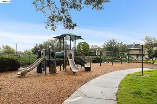 1024 Fontana Dr, Alameda, CA 94502 - Photo 56