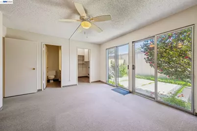 1024 Fontana Dr, Alameda, CA 94502 - Photo 20