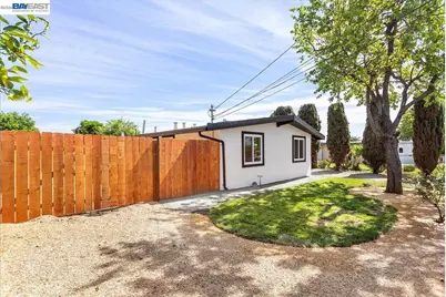 27828 Mandarin Ave, Hayward, CA 94544 - Photo 2