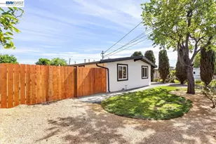 27828 Mandarin Ave, Hayward, CA 94544 - Photo 2