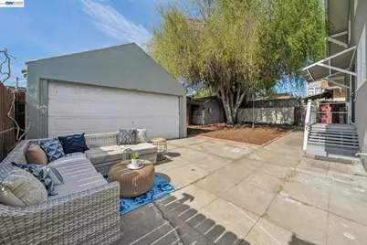 2063 Rosedale Ave, Oakland, CA 94601 - Photo 46