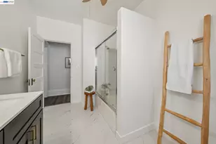 2063 Rosedale Ave, Oakland, CA 94601 - Photo 24