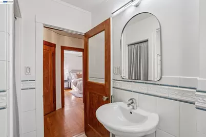 285 Adams St, Oakland, CA 94610 - Photo 28
