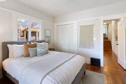 33 Ramona Ave, Oakland, CA 94611 - Photo 26